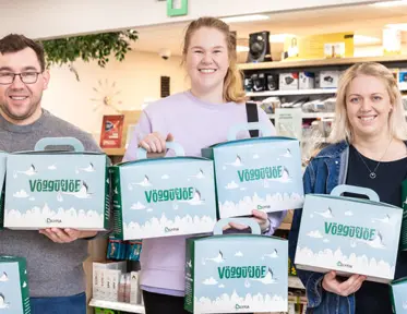 Þríburaforeldrarnir þrír fá fyrstu Vöggugjafirnar